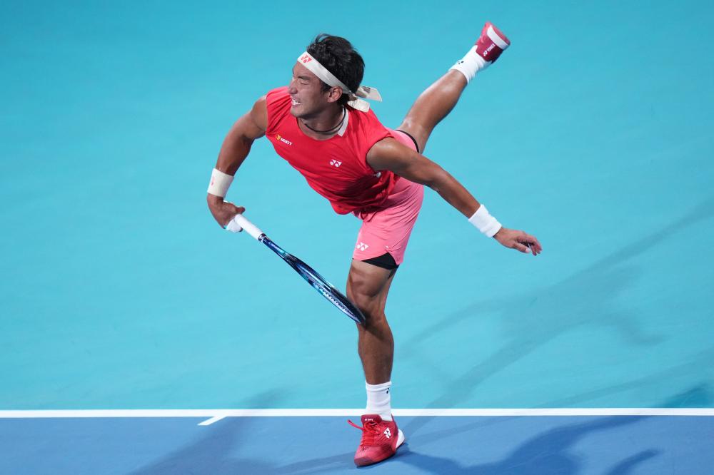 客战帕尔马首发出场,萨拉赫-埃丁迎来罗马生涯首秀.